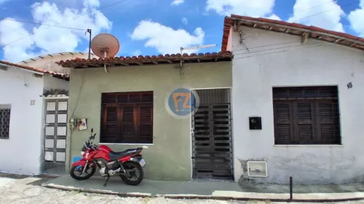 Casa com 1 Quarto para alugar, 53m² no Parque Araxá, Fortaleza