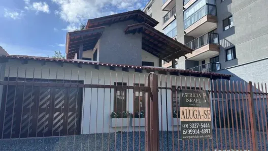 Casa com 4 Quartos para alugar, 210m² no Anita Garibaldi, Joinville