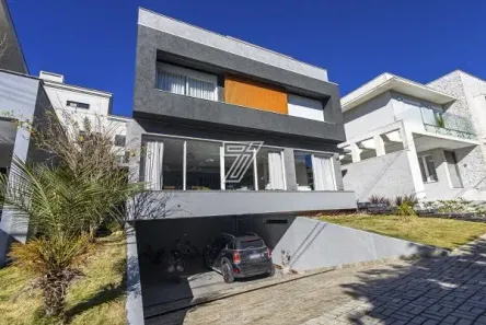 Casa de Condomínio com 4 Quartos à venda, 330m² no São Braz, Curitiba