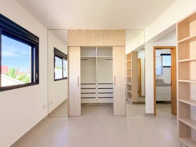 Casa de Condomínio com 4 Quartos à venda, 165m² no Jardins Barcelona, Senador Canedo