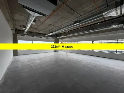 Sala Comercial para alugar, 222m² no Parque Industrial Tomas Edson, São Paulo
