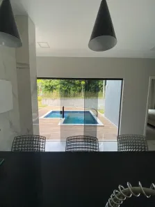 Casa de Condomínio com 4 Quartos para alugar, 200m² no Jardim Limoeiro, Camaçari