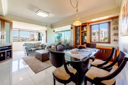 Apartamento com 3 Quartos para alugar, 124m² no Petrópolis, Porto Alegre