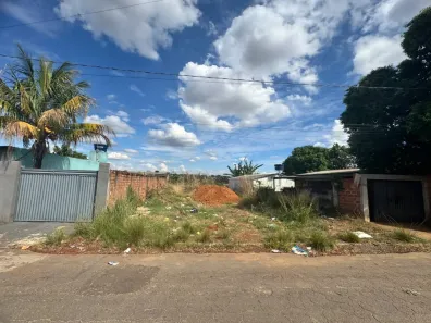 Lote/Terreno à venda, 381m² no Condomínio Amin Camargo, Goiânia