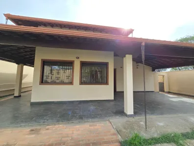 Casa com 3 Quartos para alugar, 360m² no Tijuca, Contagem