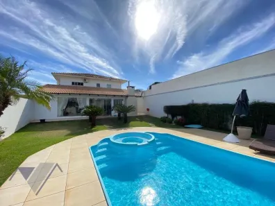 Sobrado com 3 Quartos à venda, 212m² no Recanto Tropical, Cascavel
