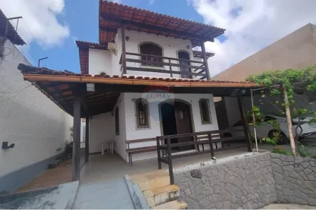 Casa com 4 Quartos à venda, 214m² no Itaipu, Niterói