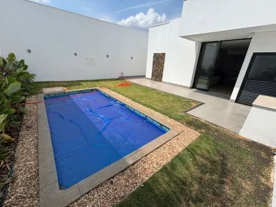 Casa com 3 Quartos à venda, 229m² no Cidade Jardim, Uberlândia