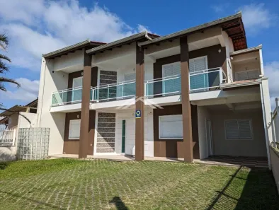 Sobrado com 5 Quartos à venda, 259m² no Cambijú, Itapoá