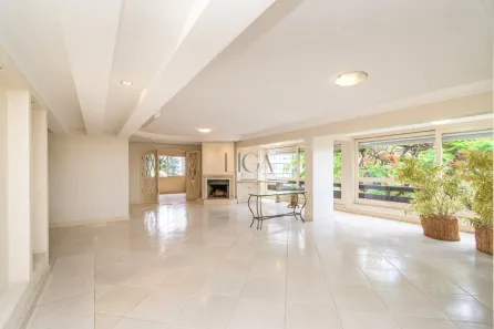 Apartamento com 3 Quartos para alugar, 212m² no Mont Serrat, Porto Alegre