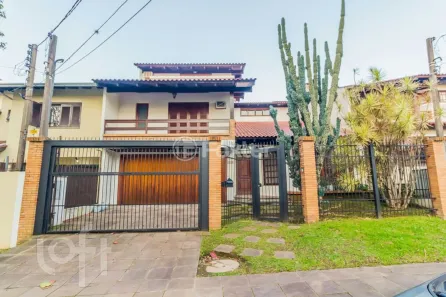 Casa com 3 Quartos à venda, 380m² no Jardim Itu, Porto Alegre