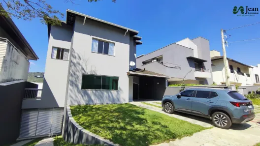 Sobrado com 5 Quartos para alugar, 334m² no Vila Oliveira, Mogi das Cruzes