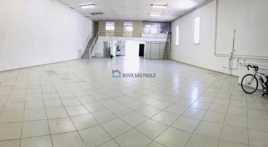 Prédio Comercial para alugar, 700m² no Jabaquara, São Paulo