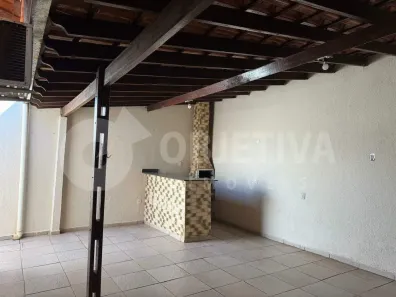 Casa com 3 Quartos à venda, 200m² no Cidade Jardim, Uberlândia