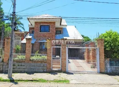 Casa com 3 Quartos à venda, 340m² no Passo da Areia, Porto Alegre