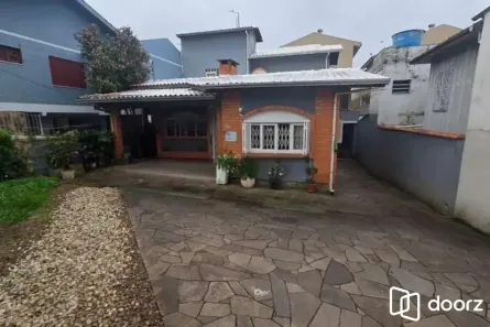 Casa com 3 Quartos à venda, 360m² no Vila Ipiranga, Porto Alegre