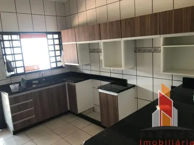 Casa com 3 Quartos à venda, 250m² no Jardim Canaã, Uberlândia