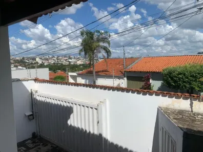 Sobrado com 3 Quartos à venda, 250m² no Jardim Patrícia, Uberlândia