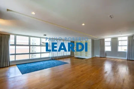 Apartamento com 3 Quartos à venda, 240m² no Cerqueira César, São Paulo