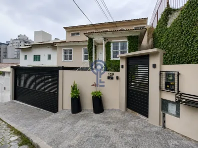 Casa com 3 Quartos à venda, 257m² no Agronômica, Florianópolis