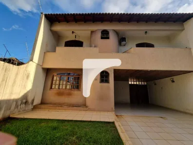 Casa com 3 Quartos à venda, 275m² no Jardim Monções, Londrina
