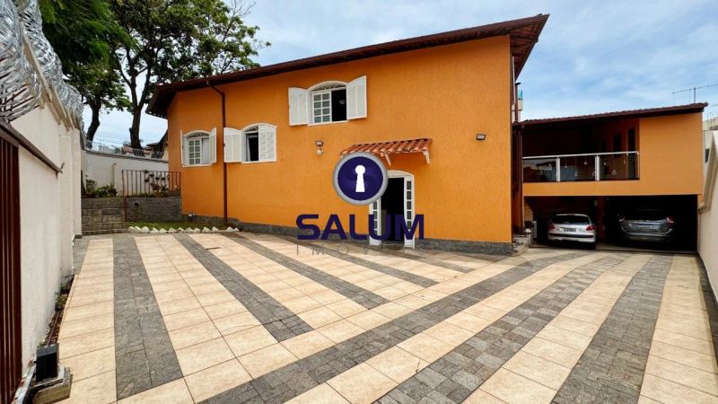 Casa com 3 quartos — Santa Amélia, Belo Horizonte