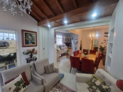Casa com 3 Quartos à venda, 200m² no Passo da Areia, Porto Alegre