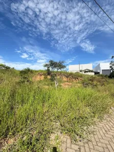 Lote/Terreno à venda, 200m² no Campinho da Serra I, Serra