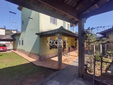 Sobrado com 4 Quartos à venda, 320m² no Capricórnio II, Caraguatatuba