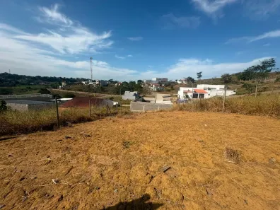 Lote/Terreno à venda, 270m² no Campinho da Serra I, Serra