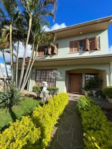 Casa com 4 Quartos à venda, 278m² no Juscelino Kubitschek, Santa Maria