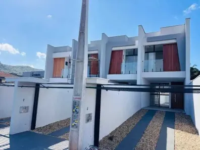 Sobrado com 3 Quartos à venda, 115m² no Bom Retiro, Joinville