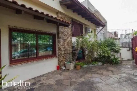 Casa com 4 Quartos à venda, 300m² no Chácara das Pedras, Porto Alegre