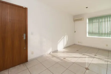 Sala Comercial à venda, 32m² no Independência, Porto Alegre