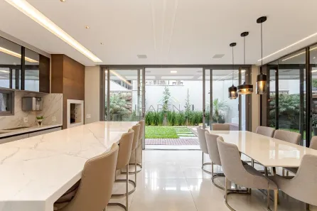 Casa de Condomínio com 3 Quartos à venda, 342m² no Santo Inácio, Curitiba