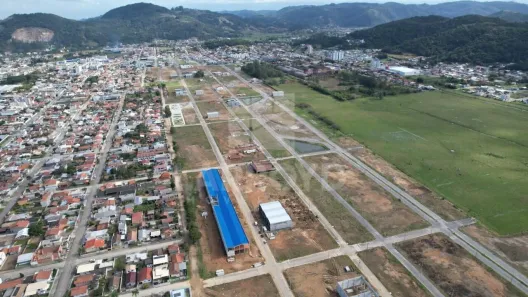 Lote/Terreno à venda, 352m² no Morrotes, Tubarão