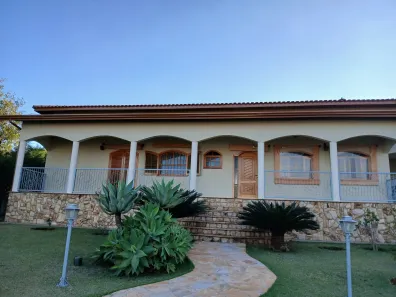 Casa com 3 Quartos à venda, 240m² no Ninho Verde II, Pardinho