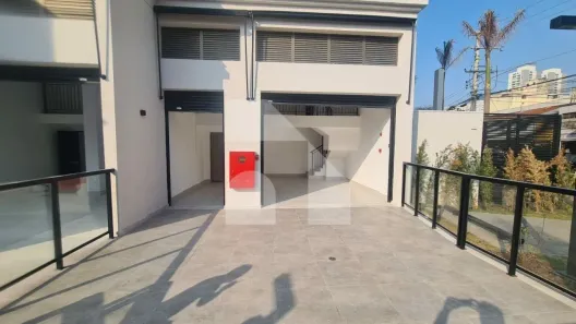 Ponto Comercial para alugar, 83m² no Barra Funda, São Paulo