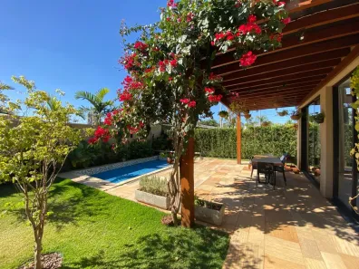 Casa de Condomínio com 4 Quartos à venda, 266m² no Shopping Park, Uberlândia