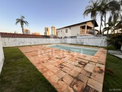 Casa com 4 Quartos para alugar, 204m² no Lídice, Uberlândia