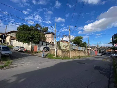 Imóvel Comercial com 3 Quartos para alugar, 70m² no Santo André, Belo Horizonte