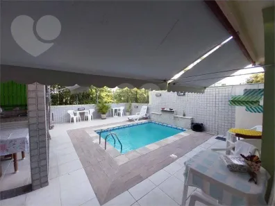 Casa de Condomínio com 4 Quartos à venda, 220m² no Ingá, Niterói