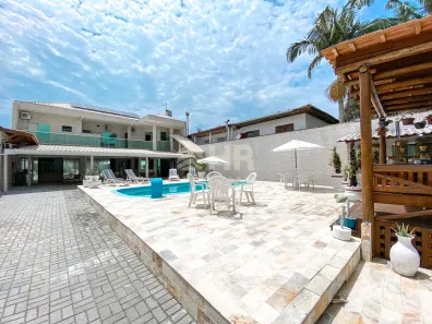 Casa com 5 Quartos à venda, 300m² no Caiobá, Matinhos