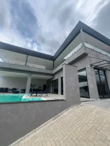 Casa de Condomínio com 6 Quartos à venda, 700m² no Jardim de Portugal, Santa Isabel