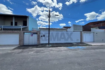 Casa com 3 Quartos à venda, 200m² no Parque Araxá, Fortaleza