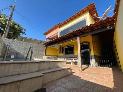 Casa com 2 Quartos para alugar, 110m² no Centro, Araruama