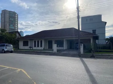 com 2 Quartos para alugar, 220m² no Capitais, Timbó