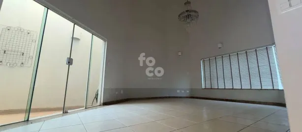 Sobrado com 4 Quartos à venda, 286m² no Jardim Karaíba, Uberlândia