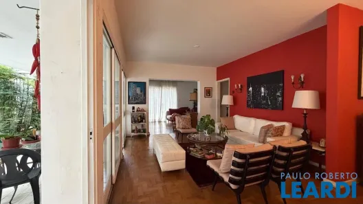 Sobrado com 6 Quartos à venda, 311m² no Pacaembu, São Paulo