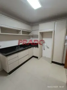 Apartamento com 3 Quartos para alugar, 100m² no Zona 07, Maringá